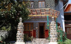 Lilly'S Valley Resort